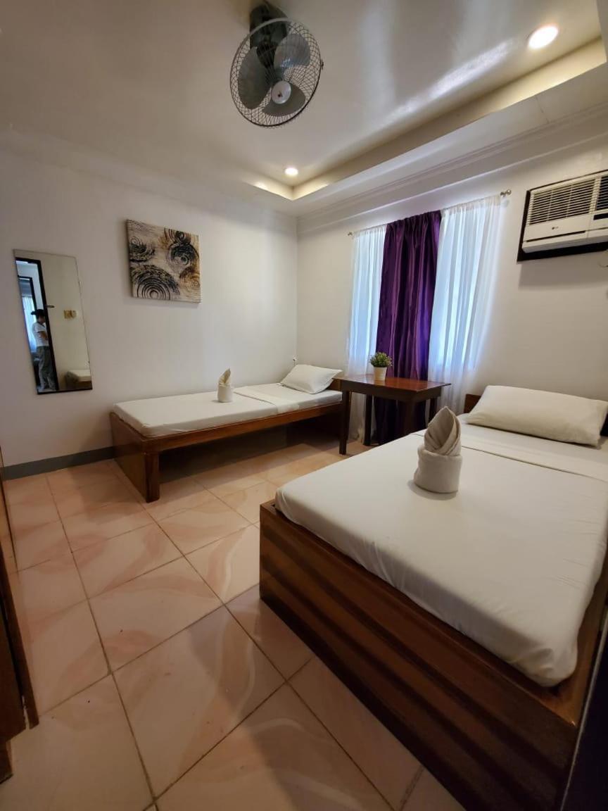 Ricardo Valley Inn Корон Экстерьер фото