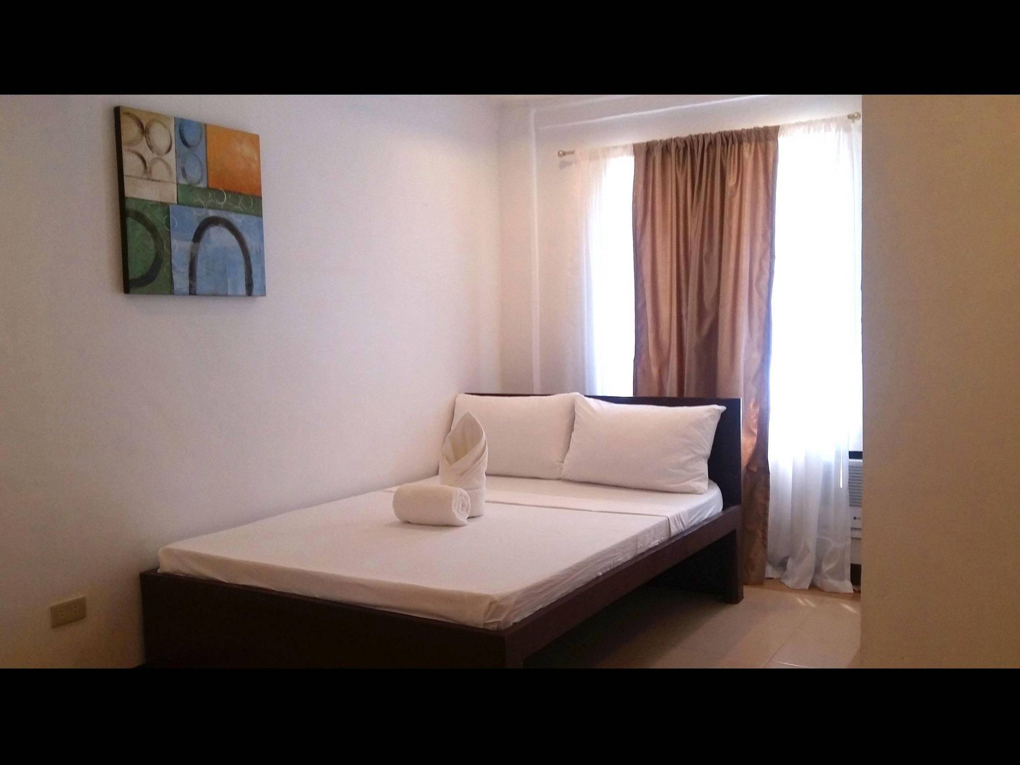 Ricardo Valley Inn Корон Экстерьер фото