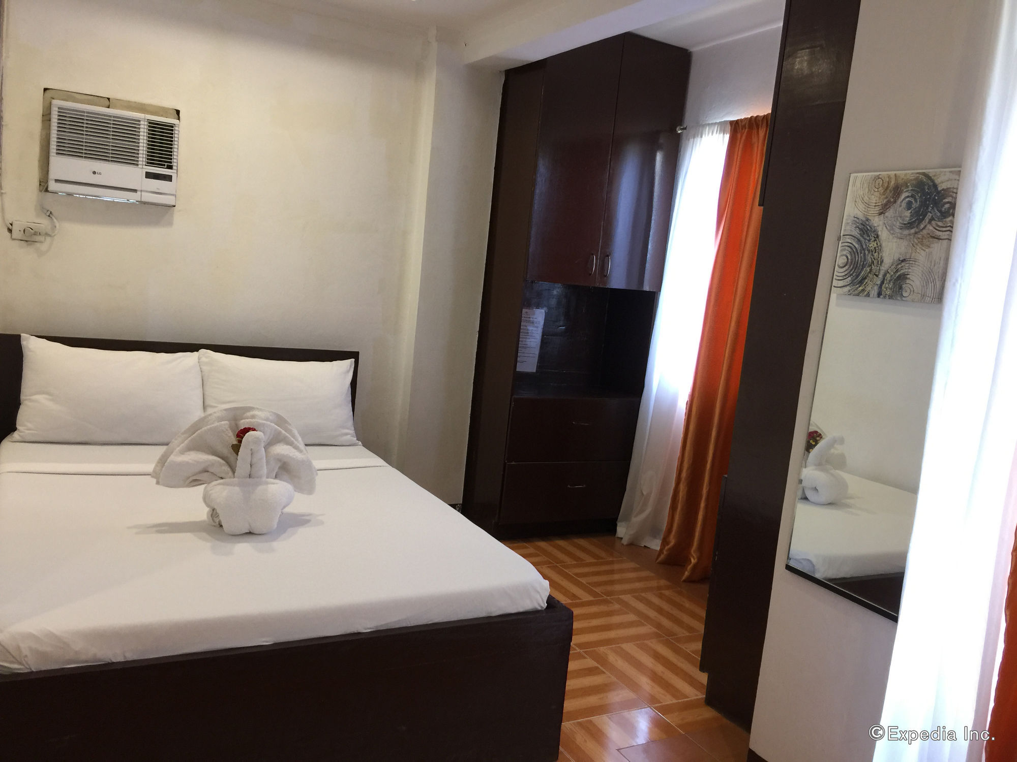 Ricardo Valley Inn Корон Экстерьер фото