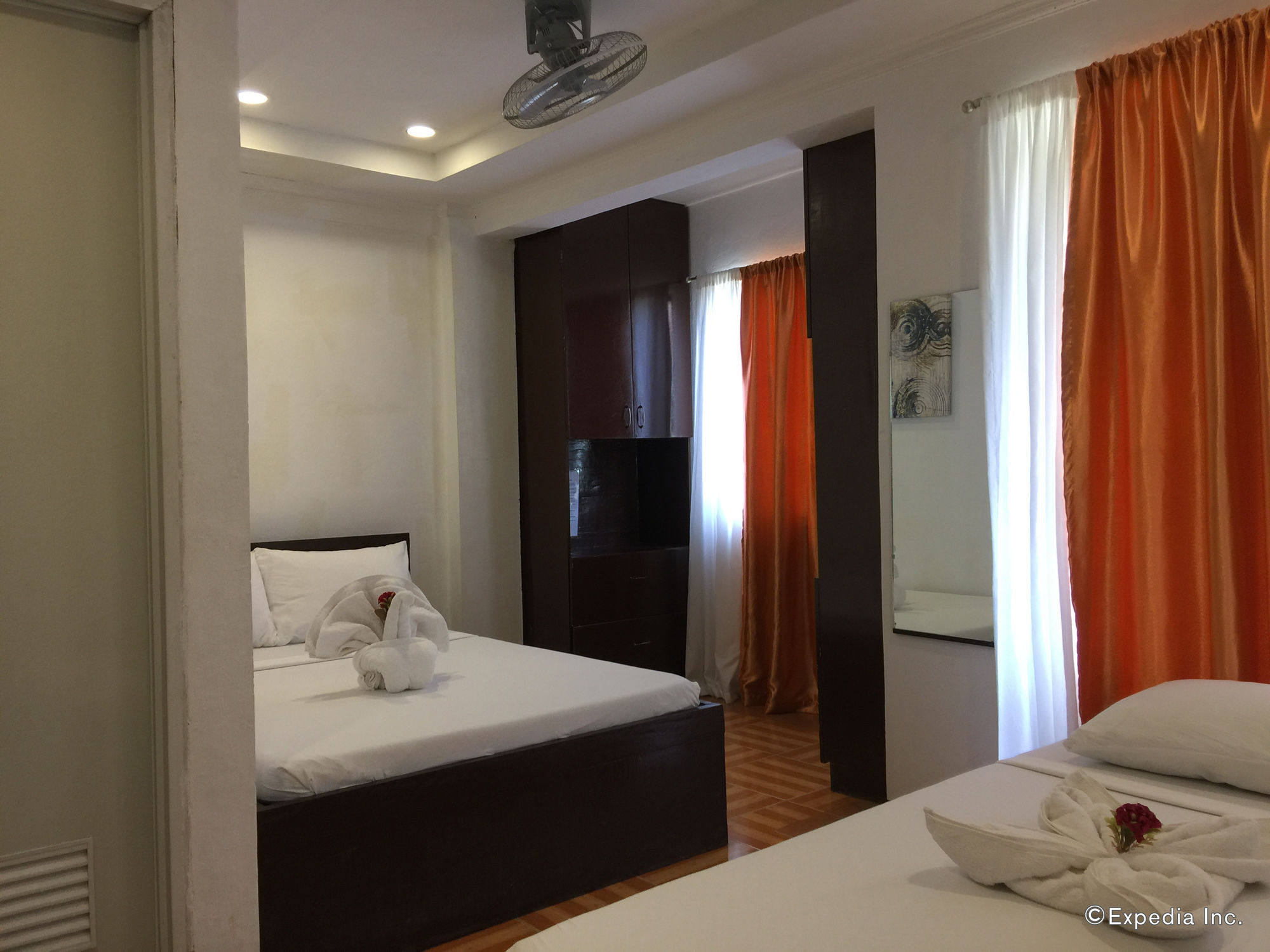 Ricardo Valley Inn Корон Экстерьер фото