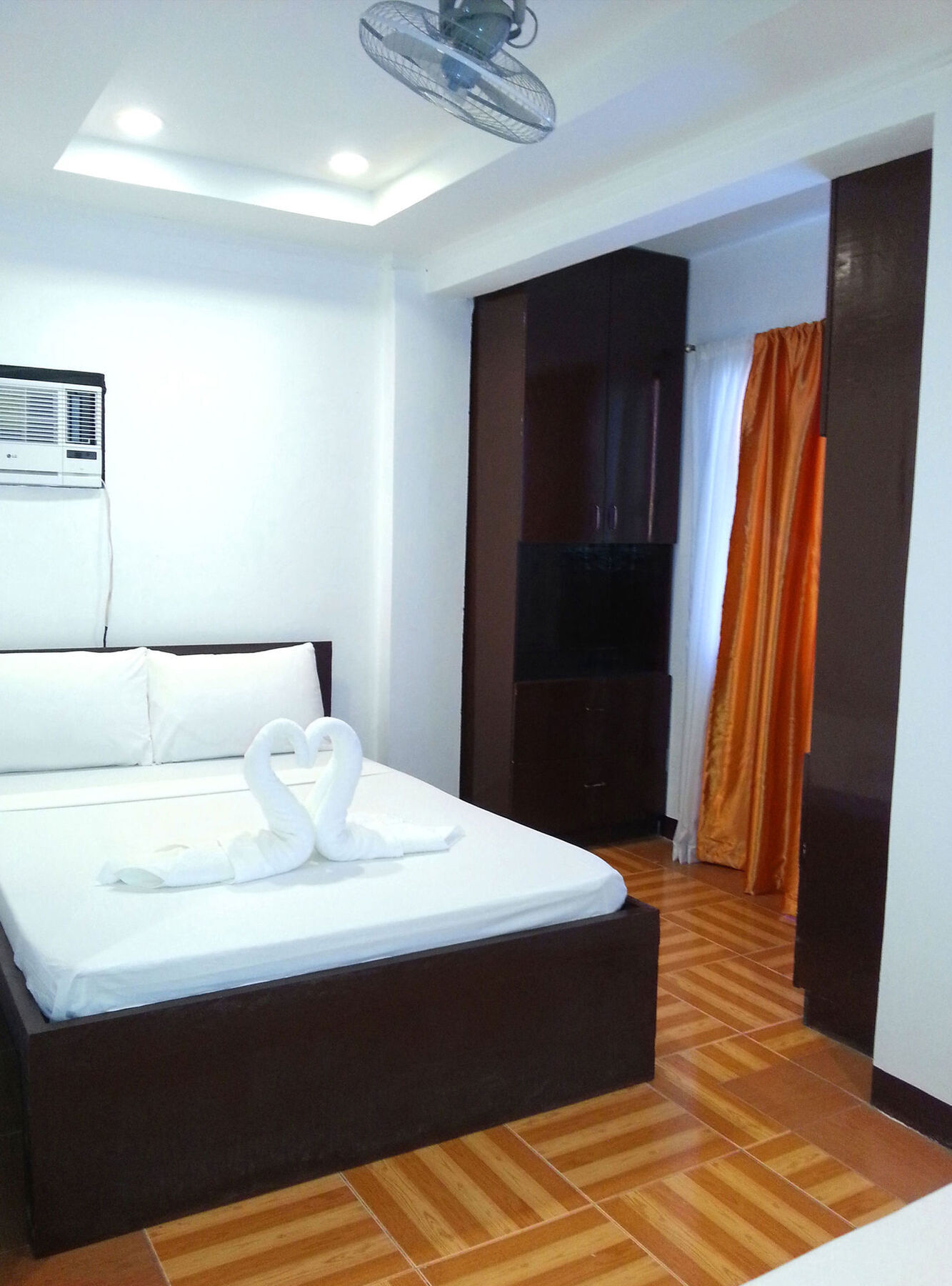 Ricardo Valley Inn Корон Экстерьер фото
